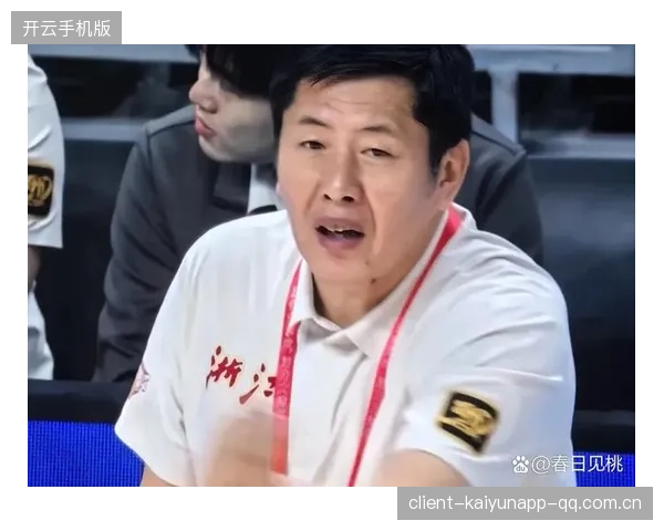 浙江队反击中的直塞球几乎形成致命一击